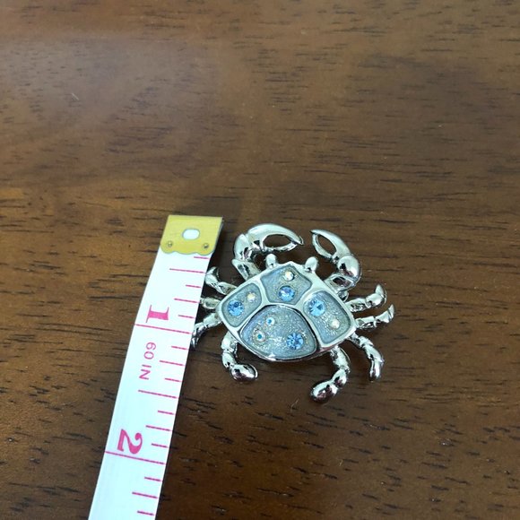 Vintage Silver Tone Rhinestone Crab Brooch Pin. - Picture 6 of 11